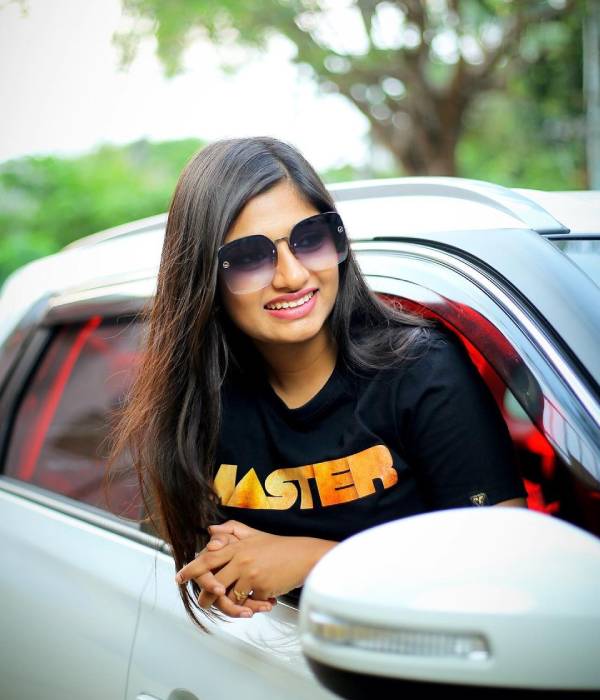 அதெல்லாம் நடிப்பும்மா 