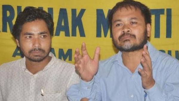 சிறையில் இருந்தபடியே போட்டி 