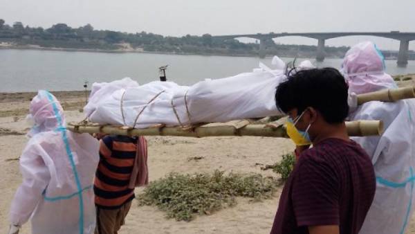 Net Across Ganga In Bihar To Catch COVID-19 Corpses From UP Net Across Ganga In Bihar To Catch COVID-19 Corpses From UP
