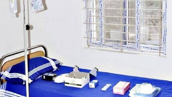 மருத்துவனையில் அனுமதி 