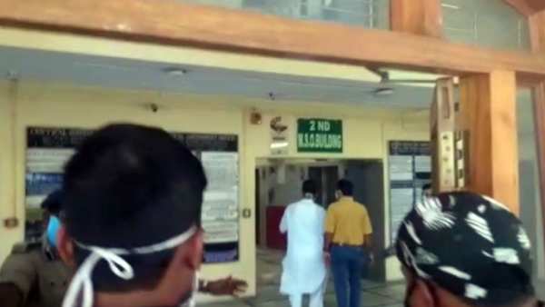 CBI arrests Senior TMC leaders Firhad Hakim, Madan Mitra, Subrata Mukherjee 