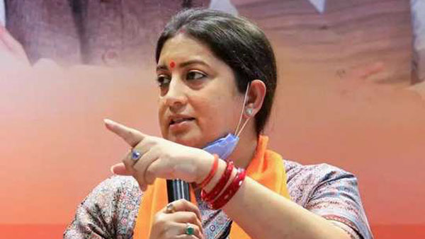  ஸ்மிருதி இரானி 