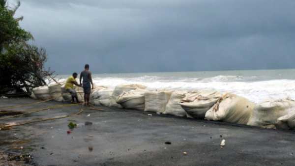 கடும் சேதம் கடும் சேதம்
