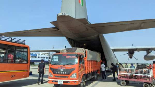 தயார் நிலையில் மீட்புப்படை வீரர்கள் தயார் நிலையில் மீட்புப்படை வீரர்கள்