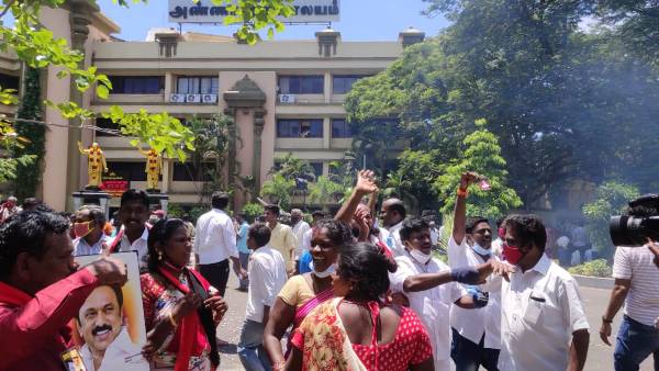  அண்ணா அறிவாலயம் 