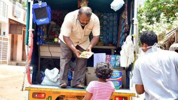 மளிகைக் கடை வியாபாரிகள் 