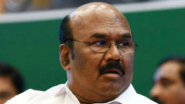 அதிருப்தியில் ஜெயக்குமார் 