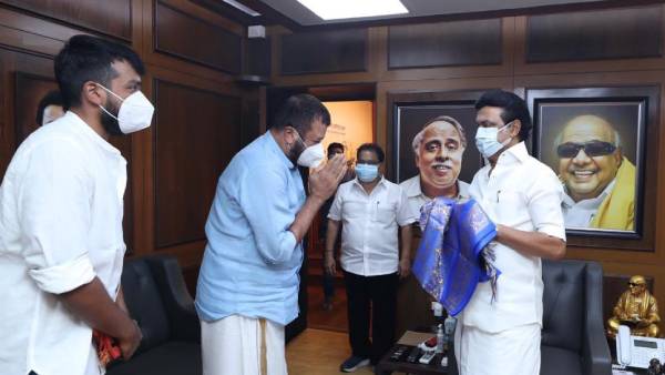  ஹீரோவான மகன்