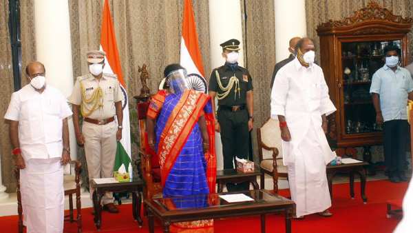 எம்.எல்.ஏக்கள் பதவியேற்பு 