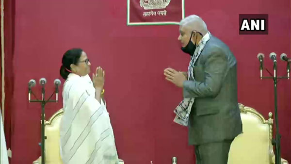 எளிமையான விழா 