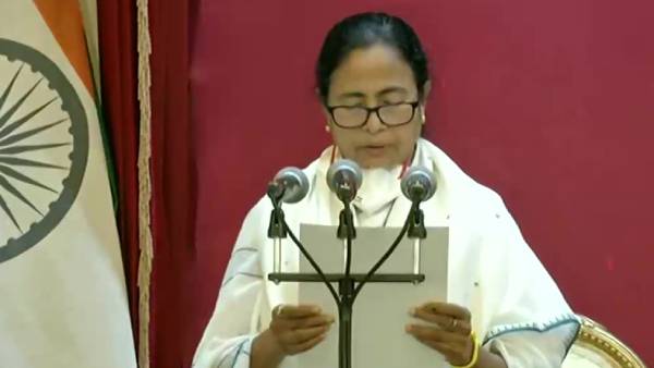 மோடி கூட்டத்தை புறக்கணித்தாரா மமதா? 