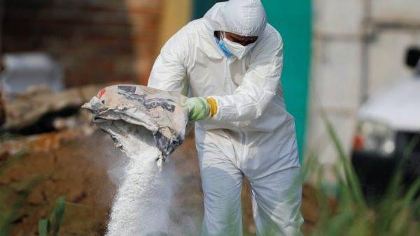 முன்னாள் போலீஸ் அதிகாரி முன்னாள் போலீஸ் அதிகாரி