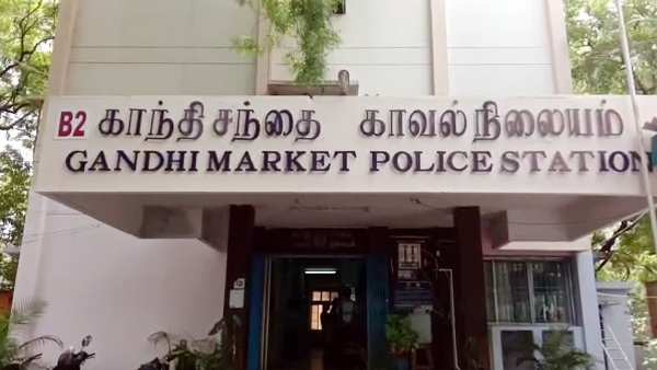 video: brother who stabbed his brother who was talking to his wife in Trichy 