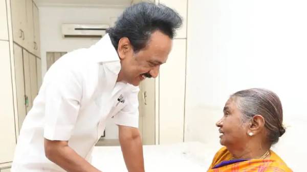 தயாளு அம்மாளிடம் ஆசி 