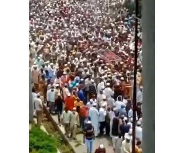 மாஸ்க்குகளை கூட அணியவில்லை மாஸ்க்குகளை கூட அணியவில்லை