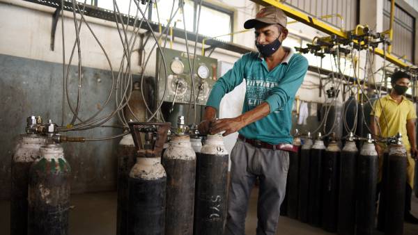 ஆக்சிஜனை பதுக்கிய இம்ரான் உசேன் ஆக்சிஜனை பதுக்கிய இம்ரான் உசேன்