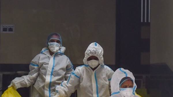 தள்ளாடும் இத்தாலி தள்ளாடும் இத்தாலி