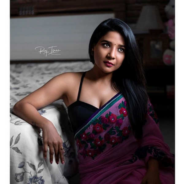 இறங்கி அடிக்கும் அழகி 