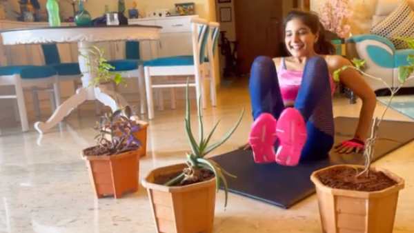 கொரோனா கொடுங்கோலன் 