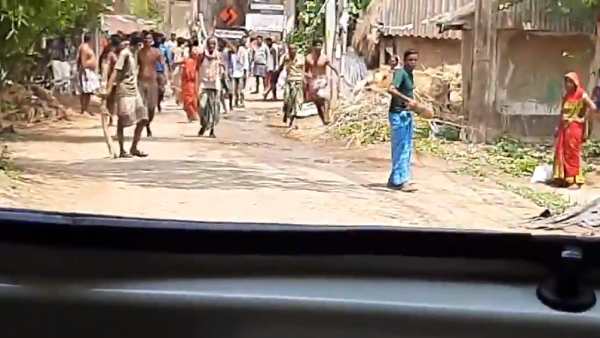 அமைச்சரை துரத்தினார்கள் 