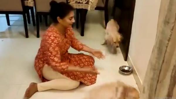 தோழி நெகிழ்ச்சி தோழி நெகிழ்ச்சி
