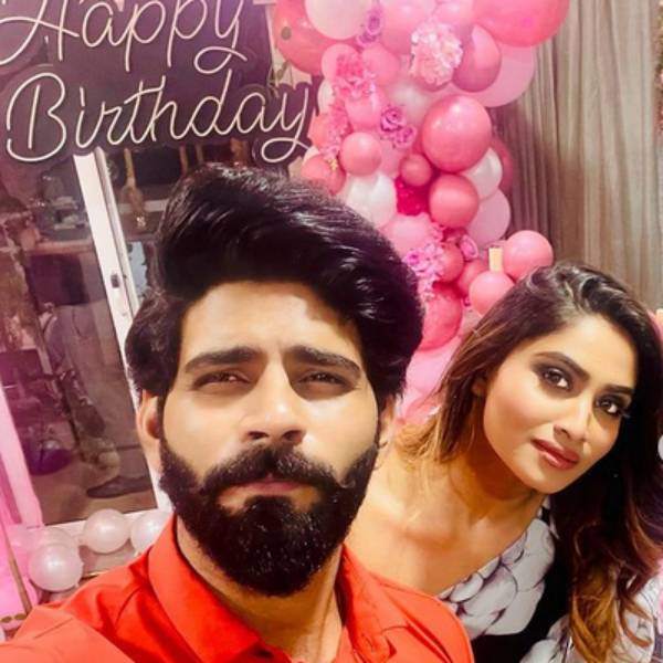 அதிக நண்பர்கள் 