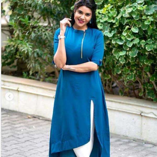 இன்ஸ்டாவில் ஆக்டிவ் 