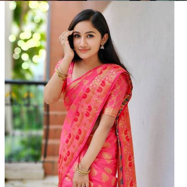 இன்ஸ்டாவில் அசத்தல் 