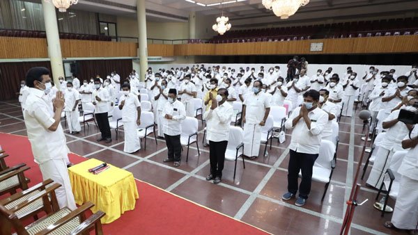 7 திட்டங்களுக்கு கையெழுத்து 