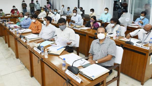 லாக்டவுன் நீடிக்க பரிந்துரை 