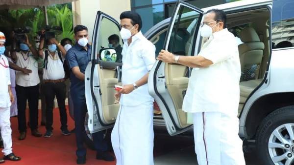 முதல்வராக பதவியேற்ற போது 