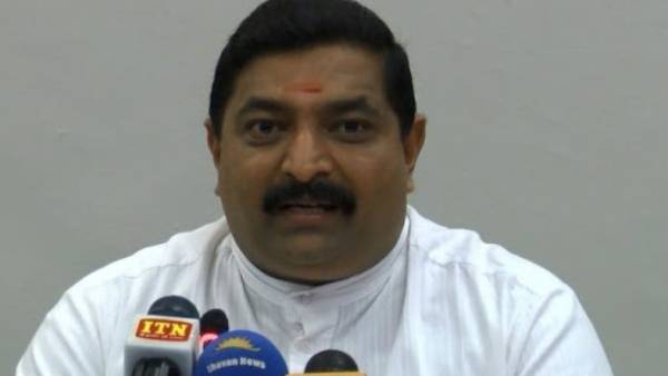 தேயிலை தோட்டங்களில் சீன பெண்கள் 