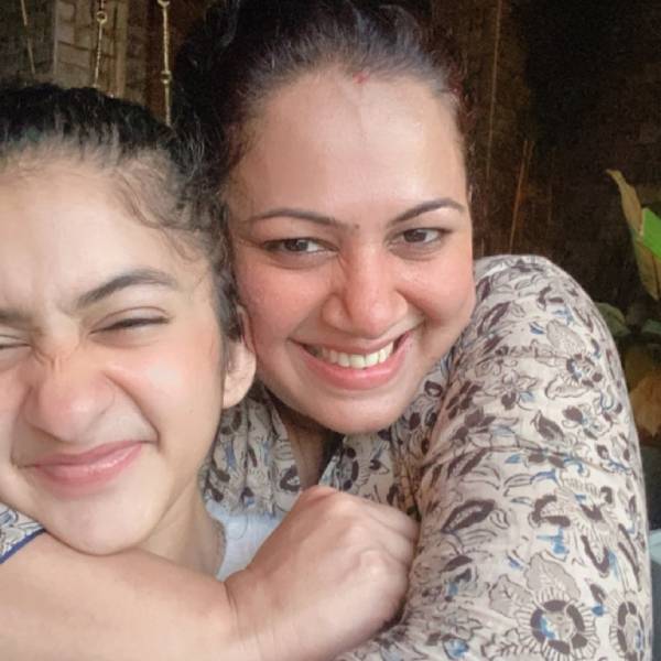 மகள் மீது பாசம் 