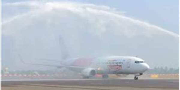 Water salute welcome to flight from Maldives to Trichy - Passenger excitement 