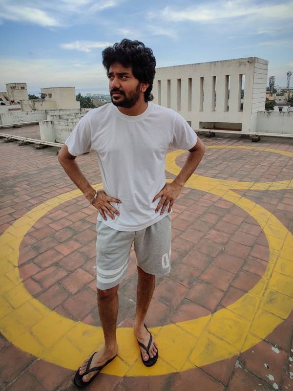 சிரிங்க.. அளவா சிரிங்க 