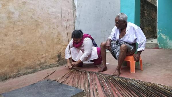 குத்த வைத்துக் கற்றுக் கொண்ட பிள்ளை 