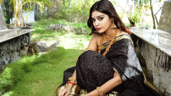 மக்களுக்கு உதவி 