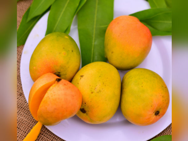 மியாசாகி மாம்பழங்கள் 