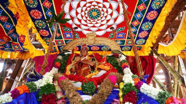 Aani Therottam canceled at Nellaiyappar temple - Sivanadiyars singing Thevaram 