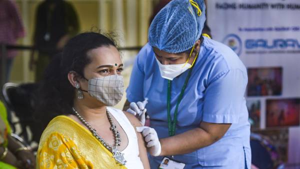 தொடர்ந்து குறையும் கொரோனா 