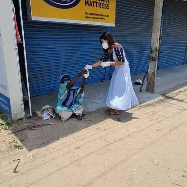 நீங்களும் உதவி பண்ணுங்க