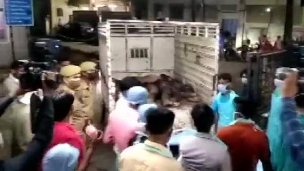 Bus accident in Uttar Pradesh kills 17 people at Kanpur 