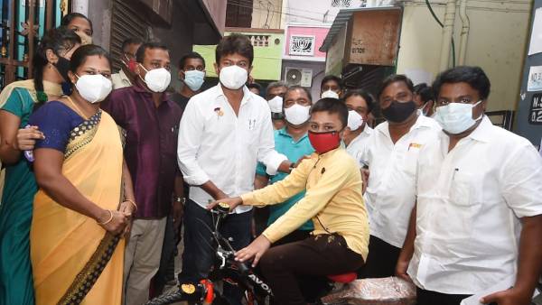 சைக்கிள்கள் பரிசு சைக்கிள்கள் பரிசு