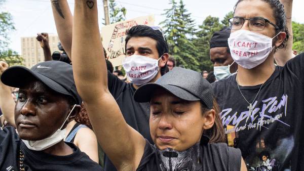 இரண்டில் ஒரு இந்தியர் இரண்டில் ஒரு இந்தியர்