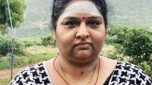 கிரிவலப்பாதையில் அங்கப்பிரதட்சணம் 
