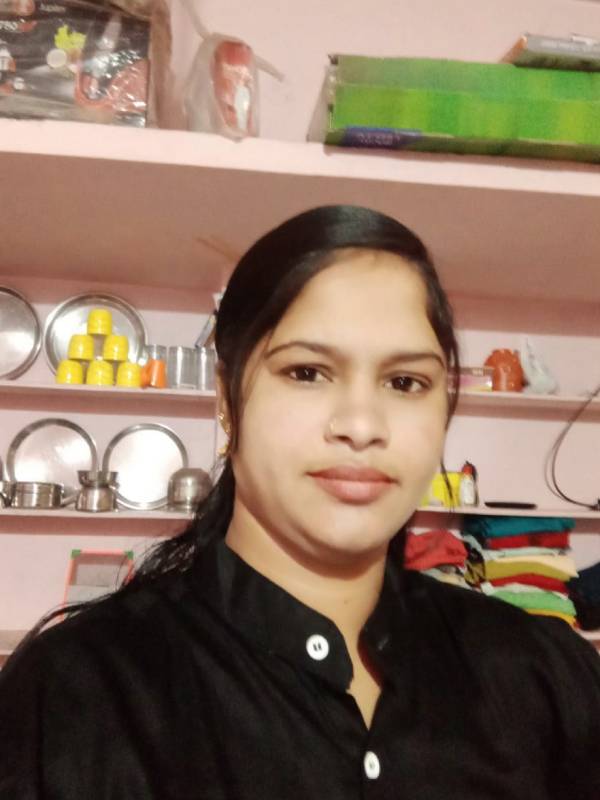 கணவனை பிரிந்தார் 