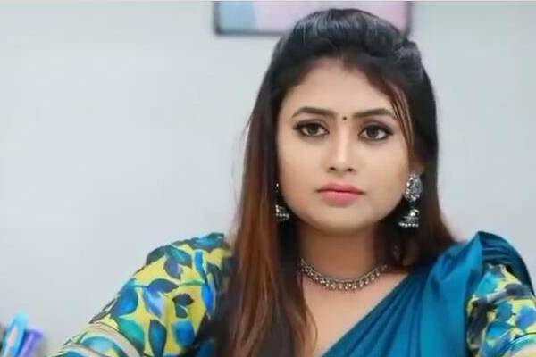 வெண்பா பரீனா