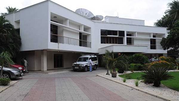 ஜெ. வீட்டில் ரெய்டு 