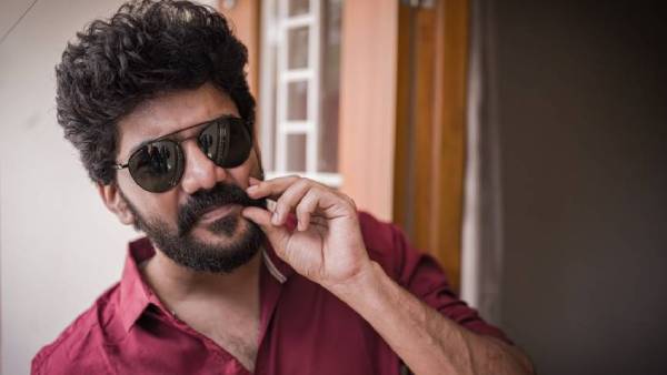 ஹேஷ்டேக் போட்டு தெறி கொண்டாட்டம் 