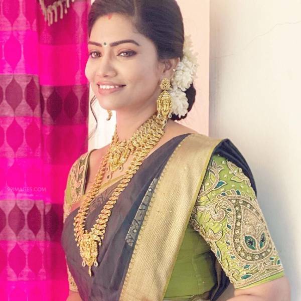 எல்லா சீரியலிலும்